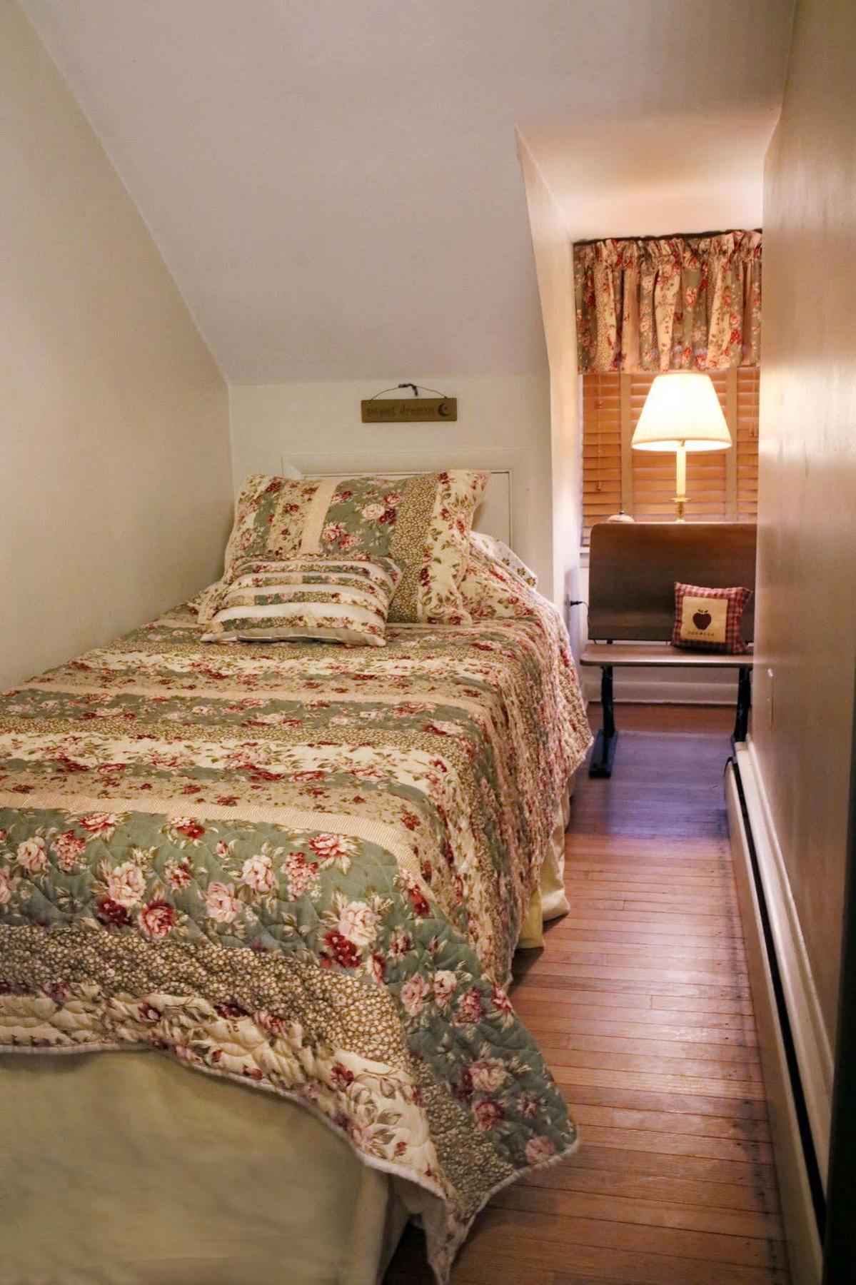 Apple Bin Inn Willow Street Екстериор снимка