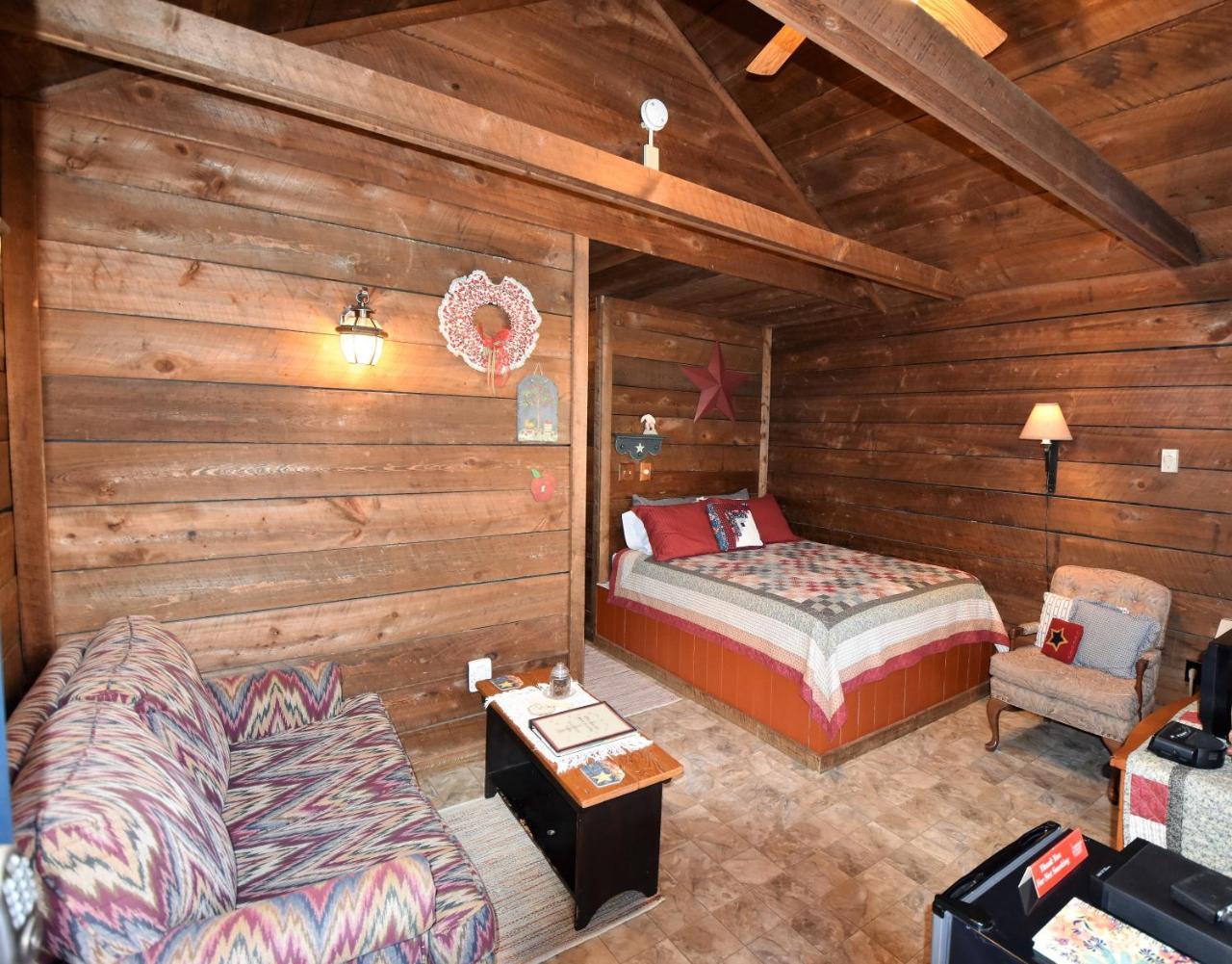 Apple Bin Inn Willow Street Екстериор снимка